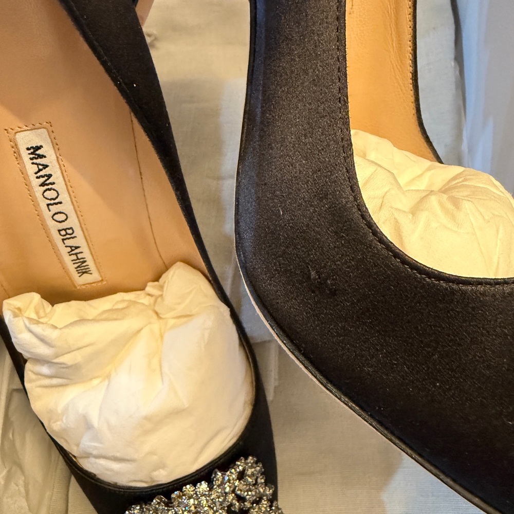 Manolo Blahnik Black Satin Heels Hangisi - Picture 6 of 8